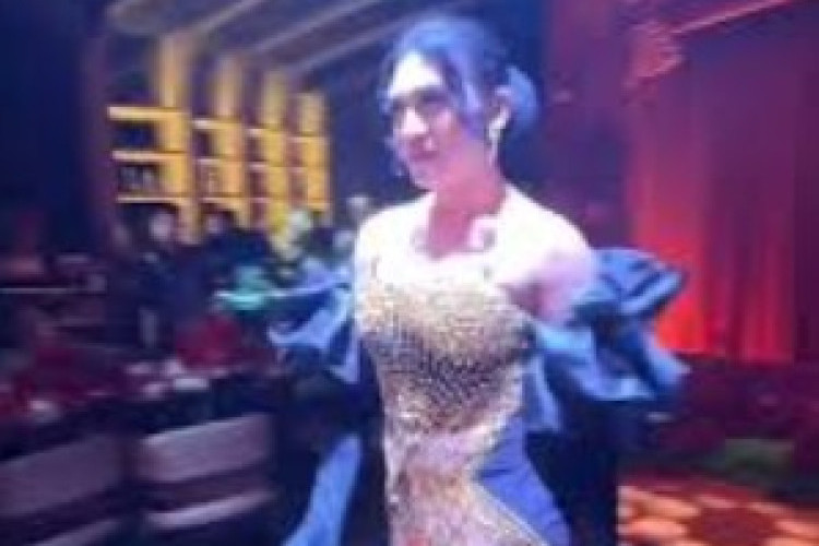 Polemik Fashion Show Waria di Makassar: Antara Hiburan Privat dan Batasan Norma yang Menghebohkan Jagat Media Sosia