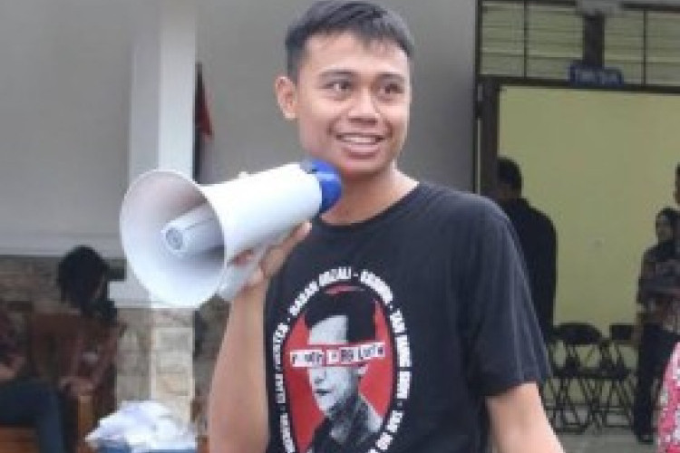 Kasus Timpa Teks Khariq Anhar Aktivis UNRI yang Divonis Lima Bulan Penjara Akibat Edit Dokumen UU ITE