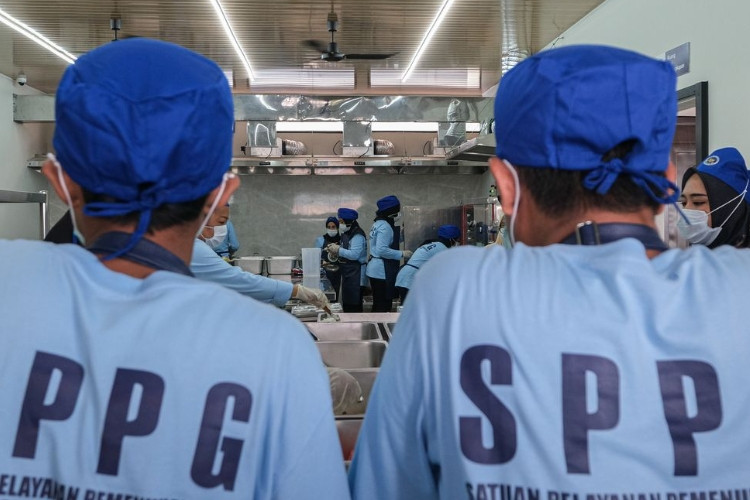 Fakta 2 Karyawan SPPG Sumenep yang Terciduk Nyabu di Dapur MBG, Bukti 0,5 Gram Zat Terlarang Langsung Disita Kepolisian