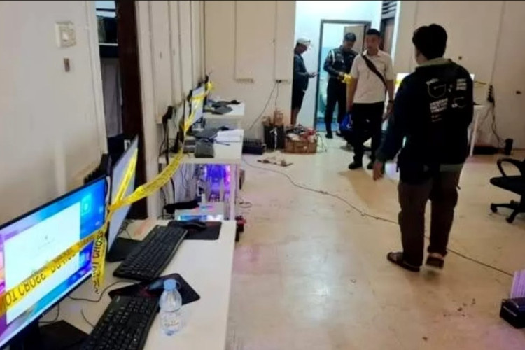 Markas Judol di Rumah Dinas KPAD Cijantung Viral, 11 Operator Judi Online Kini Diamankan!