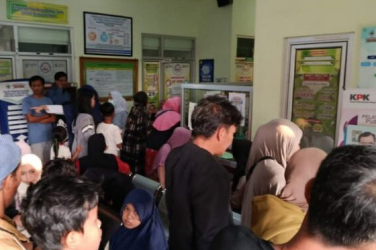 Tragedi di Batang: Ratusan Siswa dan Orang Tua Diduga Keracunan Program Makan Bergizi Gratis