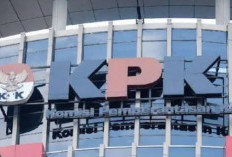 Kembangkan Kasus Cukai Rokok, Penyidik KPK Geledah Kantor Bea Cukai dan PT Djarum di Kudus dan Sita Dua Koper Besar Barang Bukti