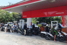 Dampak Langka BBM, Antrean SPBU di Bali Tembus 5 KM Hingga Banyak Relawan Bagikan Bantukan Makan