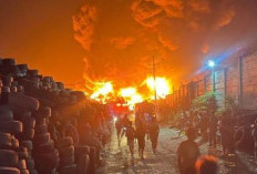 Gudang Penyimpanan Ban Bekas PT Energy Hai Xin Mojokerto Terbakar! Penyebab Pasti Masih Diselidiki Mendalam Oleh Aparat